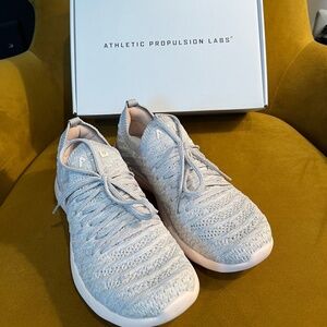 NWOT APL Athletic Propulsion Labs Women's Techloom Sneakers